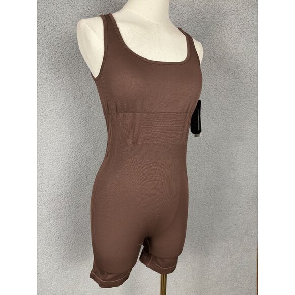 A AGROSTE athletic romper with a racerback Removable Pads Brown Size Small NWT's - Picture 3 of 8
